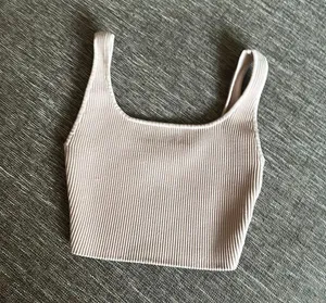 Aritzia cropped tank top thumbnail 1