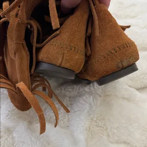 MINNETONKA Brown Suede Three Layer Fringe Boots, Size 9 thumbnail 6