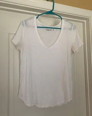 Abercrombie Soft AF Essential V-neck tee thumbnail 1