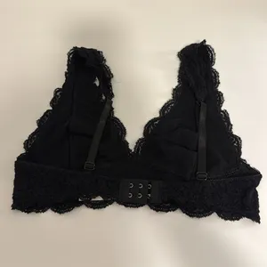 Black Lace Bralette Size M thumbnail 3