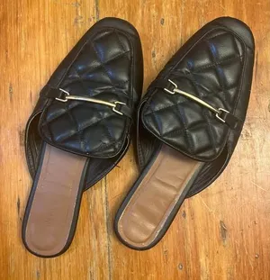 Madden Girl Black Quilted Mules Size 9 thumbnail 1