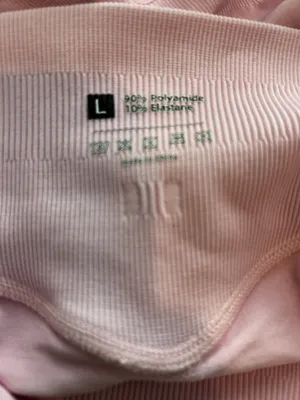 stretchy pink yoga shorts Size L thumbnail 3