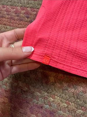 LULULEMON Hot Pink Athletic CROP Tank Top LASER MESH thumbnail 3