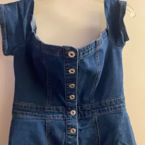 Girlish Brand Womens Juniors Dark Wash Blue Denim Mini Dress M Off The Shoulders thumbnail 2