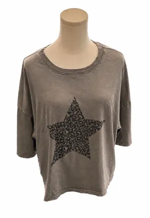 Easel Oversized Gray Star Leopard Print Top thumbnail 1