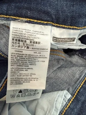 Levi’s 721 High Rise Skinny Women's Distressed Dark Blue Jeans thumbnail 5