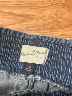 Universal Threads High-Waist Smocked Denim Shorts Size XS thumbnail 3