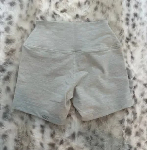 Set Active Gray Biker Shorts thumbnail 3