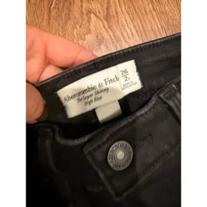 Abercrombie & Fitch the super high rise skinny jean black 26/2 thumbnail 4