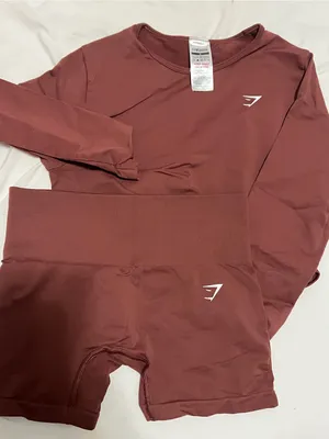 gymshark top and shorts thumbnail 4
