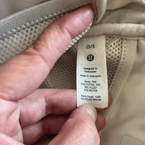 Lululemon Athletica Everywhere Fleece Waste Bag Fanny Pack (Light Ivory) thumbnail 10