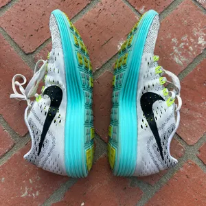Nike Sneakers Size Women’s 8.5 thumbnail 4