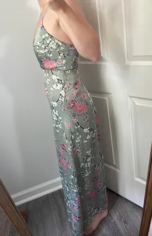 Boutique 1861 Sage Green Silky Midi Floral Dress thumbnail 2