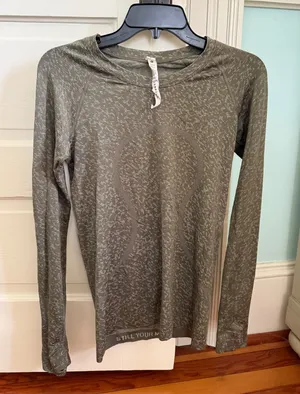Lululemon Swiftly Tech Long Sleeve Size 6  thumbnail 1