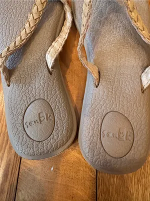 Sanuk Yoga Braid Leather Flip Flops Tan Beige Size 10 EUC thumbnail 3