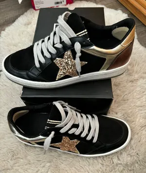 ShuShop Sneakers thumbnail 1