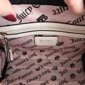 Juicy Couture White Sweet n Juicy LARGE Bowler Bag Satchel Strawberry Coin Purse thumbnail 9
