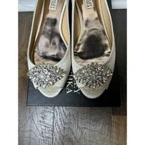 Badgley Mischka Ivory Embellished Peep-Toe Flats thumbnail 10