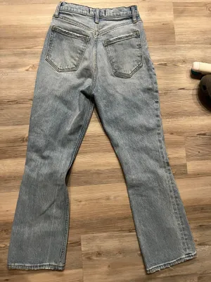 Abercrombie A&F Kick Flare Ultra High Rise 25 Regular Light Ripped Wash thumbnail 3