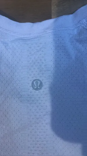 Lululemon shirt thumbnail 2