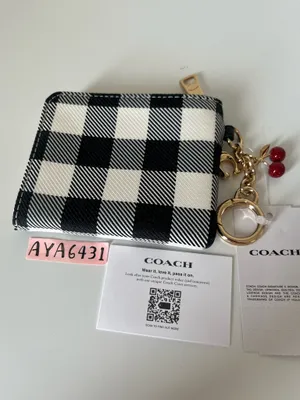 Coach wallet thumbnail 2