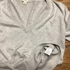 J. Crew woman’s cotton v-neck sweater Light gray Size Medium thumbnail 6