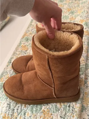 UGG Boots thumbnail 3