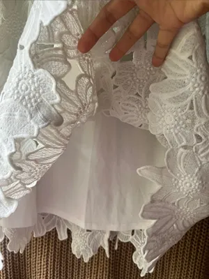 Urban Girl Nites White Floral Lace Sleeveless Midi Dress with Scalloped Hem thumbnail 5