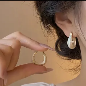 Elegant Gold and White Hoop Earrings thumbnail 4