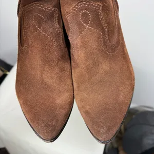 FRYE Renee Seam Short Boot , Brown Suede, Womens Size 7.5 M thumbnail 4