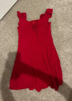 PacSun Keyhole dress thumbnail 1