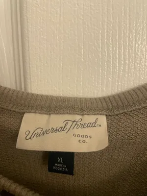 Universal Threads Crew Neck thumbnail 2