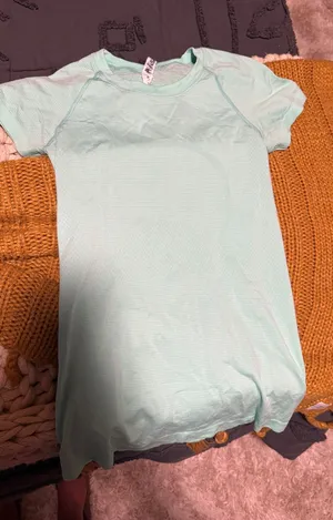Lululemon Swiftly Tech Short Sleeve thumbnail 1