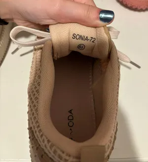 tennis shoes Size 6.5 thumbnail 6