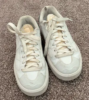 New balance sneakers thumbnail 1