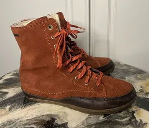 Patagonia Activist Waterproof Rusted Iron Suede Boots 6.5 thumbnail 1