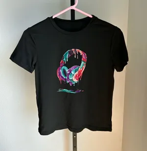 Headphones shirt size small Black thumbnail 1