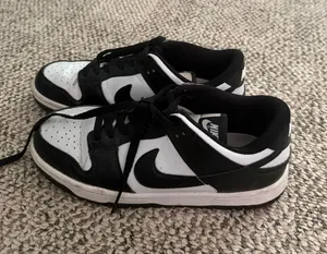 Nike Dunk Low Panda thumbnail 1