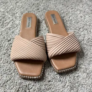 Steve Madden Sandals thumbnail 1