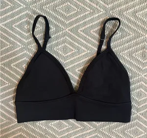 Athleta Black Bra Women’s Sports thumbnail 1