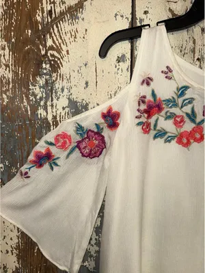 NWT Umgee Boutique Floral Embroidered Angel Sleeve Open Shoulder Dress Small thumbnail 4