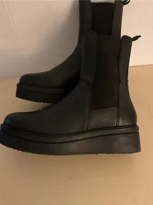 Steve Madden women Black leather platform Chelsea Boots US 10 thumbnail 5