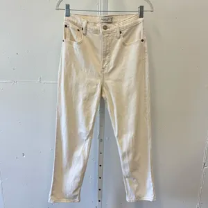 Abercrombie & Fitch Petite Ultra High Rise Ankle Straight Jeans Stretch Cream‎ thumbnail 2