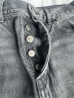 Size 26 White Fabric Size Tag Gray thumbnail 10