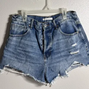 Pacsun Women‎ Denim Ripped Vintage High Rise Shorts size 29. thumbnail 2