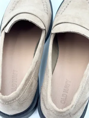 Old Navy Women's Suede Penny Loafers in Taupe‎ Size 6 thumbnail 8