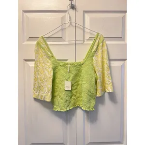 Free People Marigold Smocked Crop Top Key‎ Lime Green SS Size Large NWT thumbnail 3
