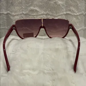 *NWOT* GUESS | Aviator Shield | Dark Pink/Plum & Rose Gold | Sunglasses thumbnail 4