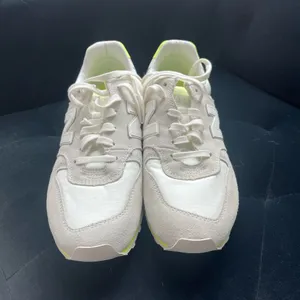 Nwot New Balance 696 Classic Yellow Grey Suede Sneakers Us Women 8.5 thumbnail 3