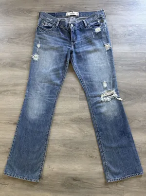 Hollister Y2K Women's Medium Wash Distressed Low Rise Bootcut Jeans Size 9 reg thumbnail 1